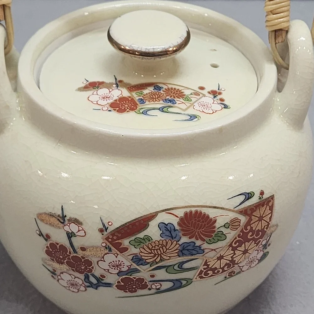 Kutani Teapot Cream Floral Fan Crackle Glaze Rattan Handle Japanese‎ Porcelain